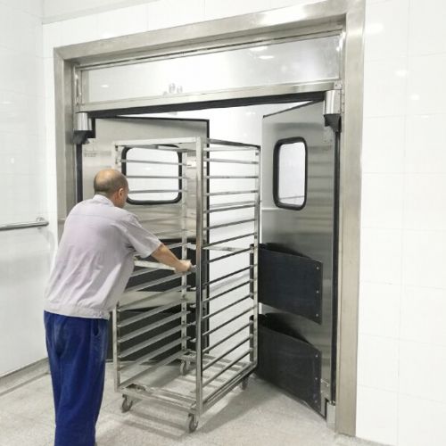 Traffic door