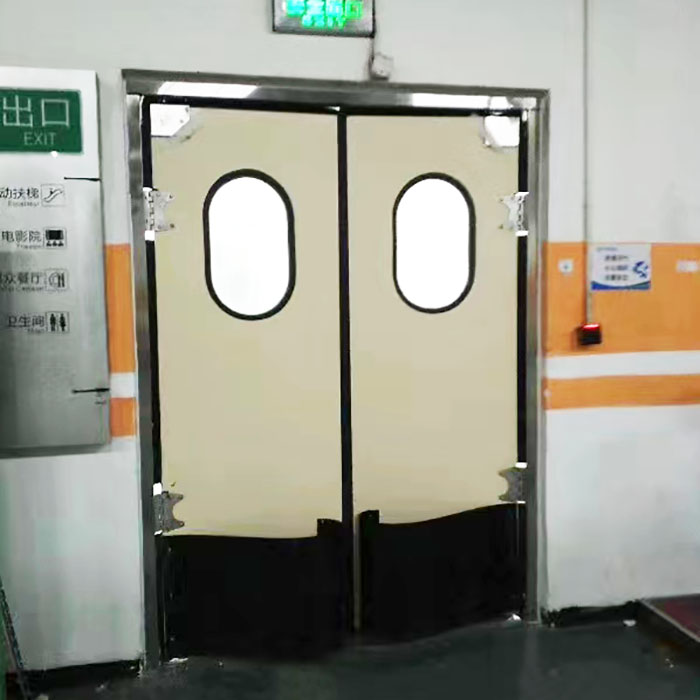 Traffic door